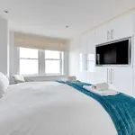 Sea Breeze Apartment